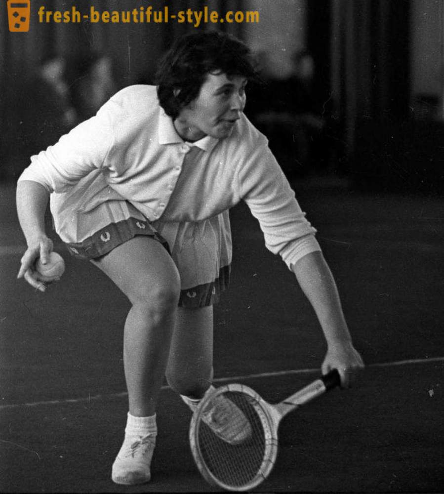 Anna Dmitrieva: elämäkerta, syntymäaika, saavuttaa uran tennistä ja selostaja