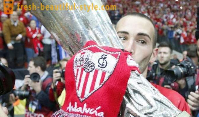 Espanjalainen jalkapalloilija Alex Vidal: elämäkerta ja ura urheilu-