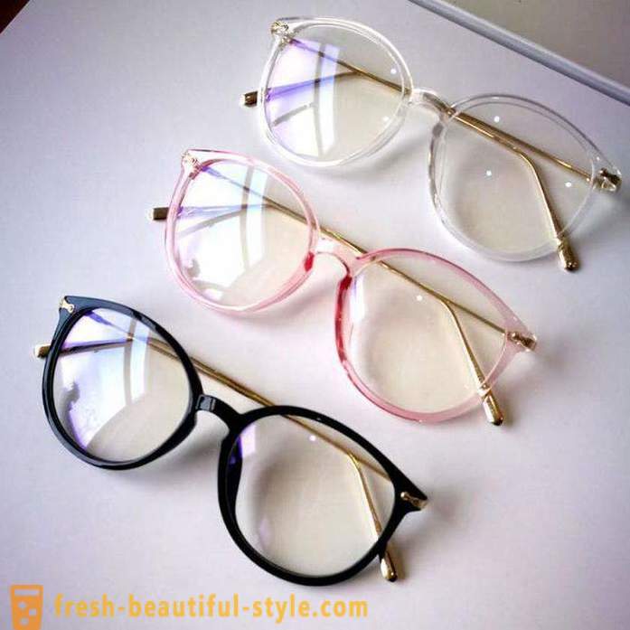 Branding lasit, kirkas lasi: ominaisuuksia, malleja ja arvostelut