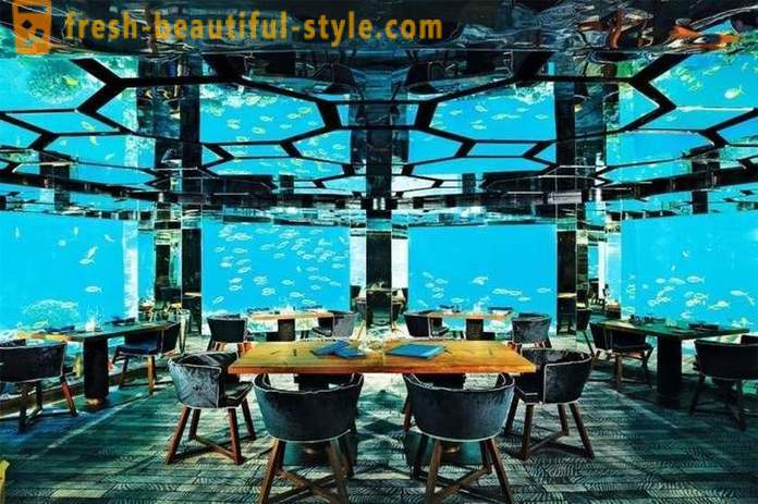Ylellinen vedenalainen ravintola Malediivit