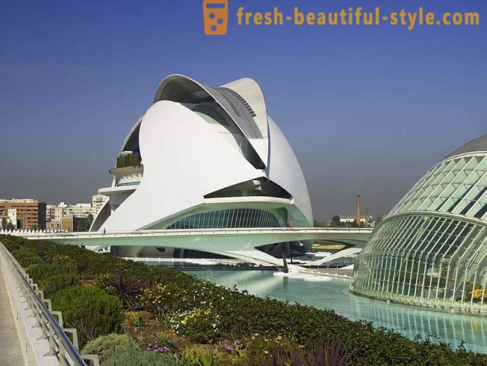 Ylimääräinen arkkitehtuuri oopperatalon Valencia