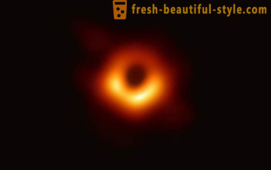 Se esitteli ensimmäisen kuvan massiivisen mustan aukon
