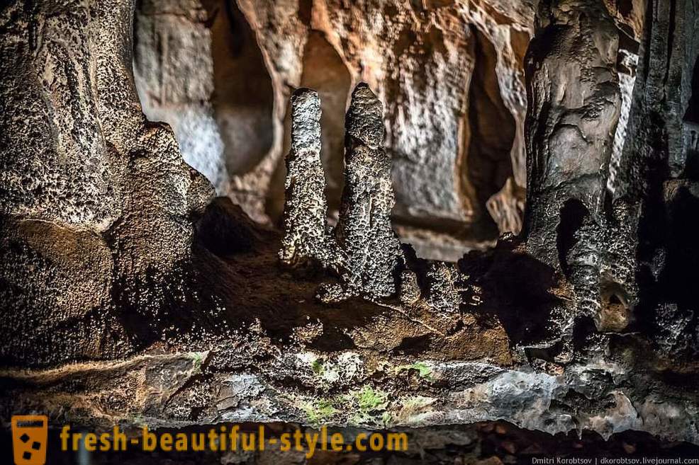 Retki suurin luola monimutkainen Kroatiassa