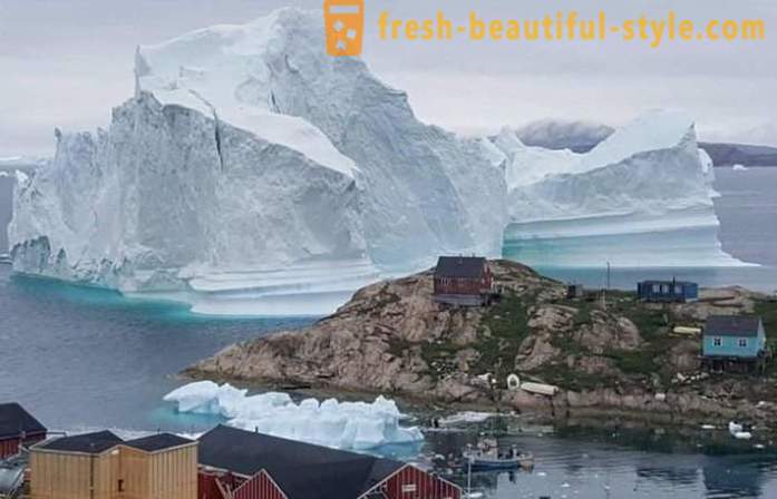 Grönlanti kylä uhkaa valtava jäävuori