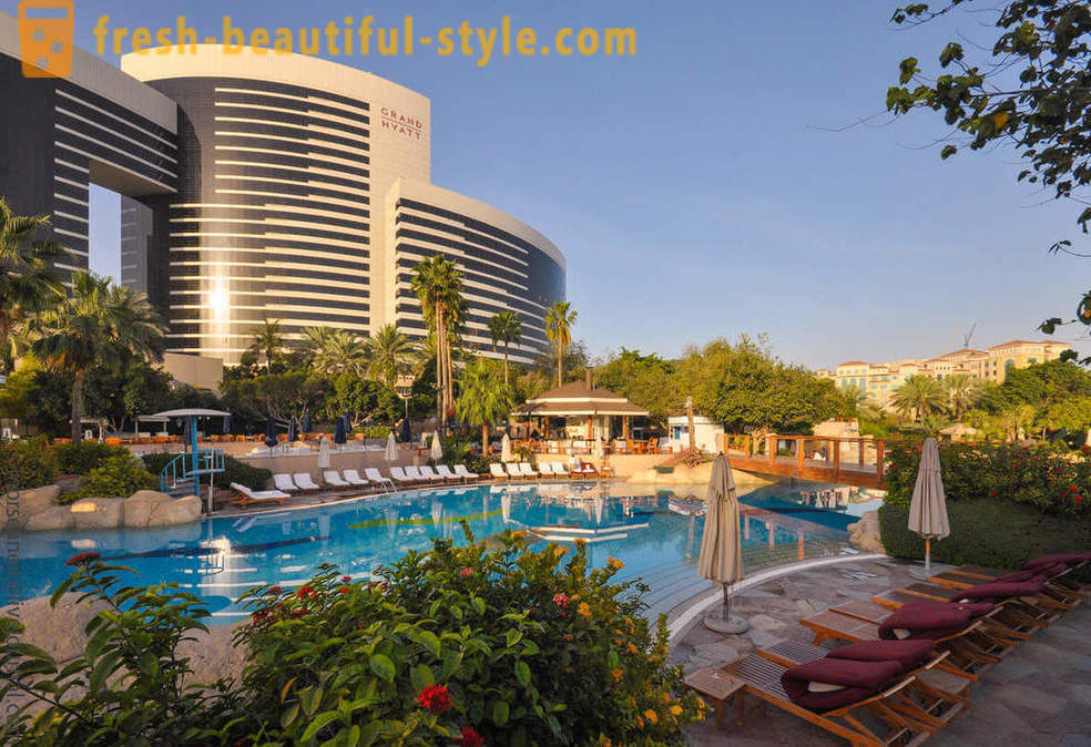Kävele luksushotelli Grand Hyatt Dubai