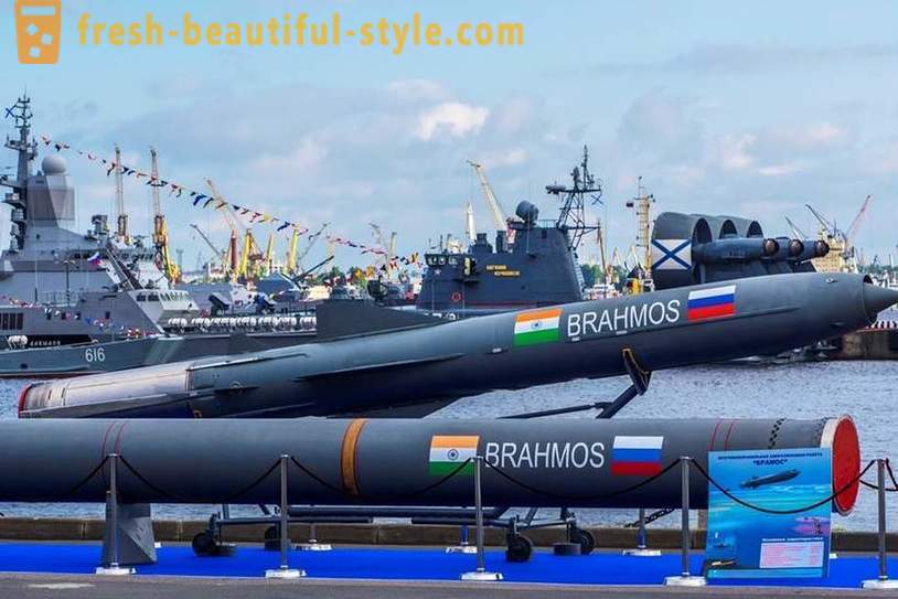 Suurin sotilaallisia hankkeita Venäjän ja Intian