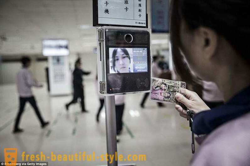 Britannian tiedotusvälineet osoitti arkea joka kokoaa iPhone Kiinassa