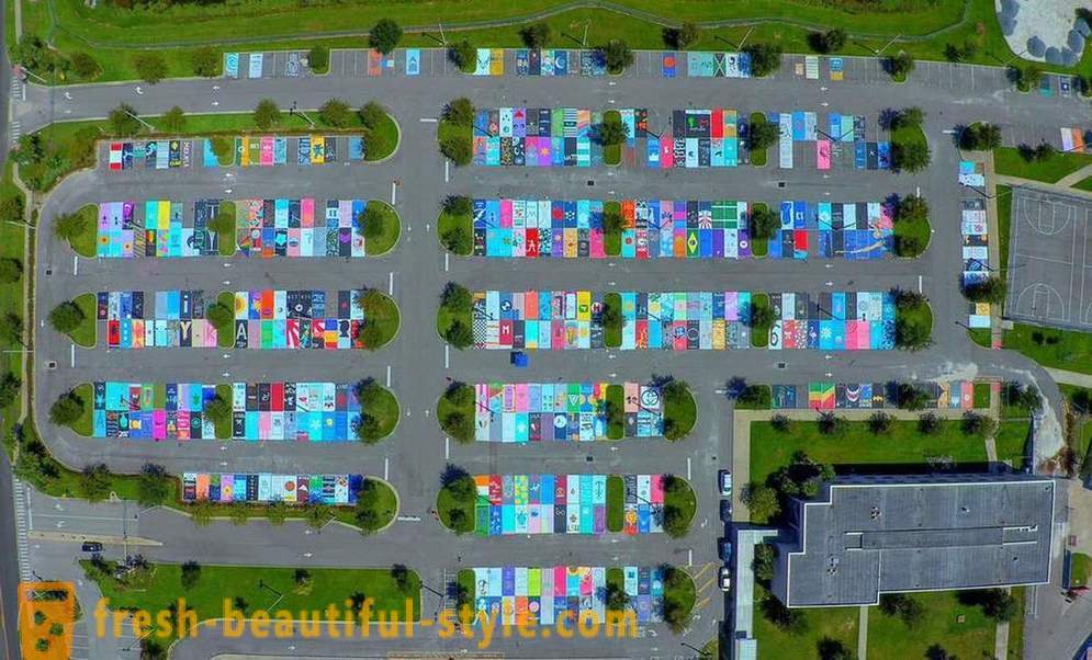 Amerikkalainen opiskelijat saivat maalata oma parkkipaikka