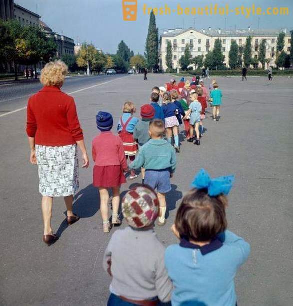 Neuvostoliiton päiväkoti kävelylle
