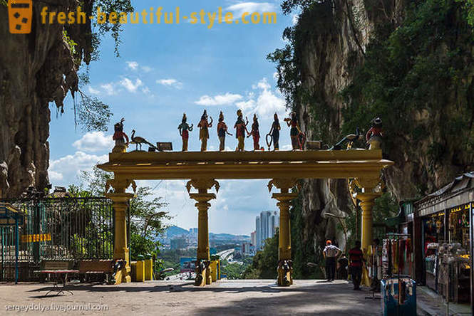 Retki hindujen ja kiinalaisten temppelit Kuala Lumpur