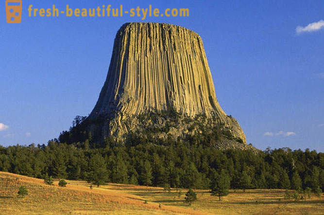 Maailman suurin ehjä monoliths
