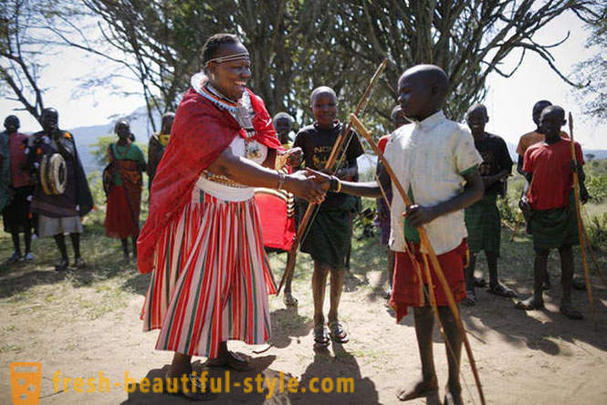 Jousimiehet heimo Pokot Keniasta