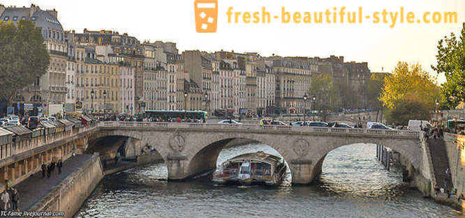 Kävellä siltojen Pariisin