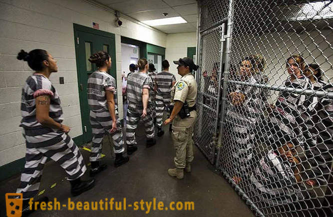 Arkisin naisvangit yhdysvaltalaisessa vankilassa