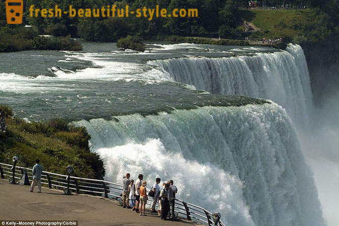 10 kiehtova kuva jäädytetty Niagara Falls