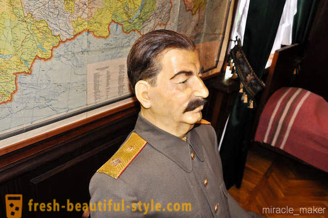 Tour datsha Stalinin