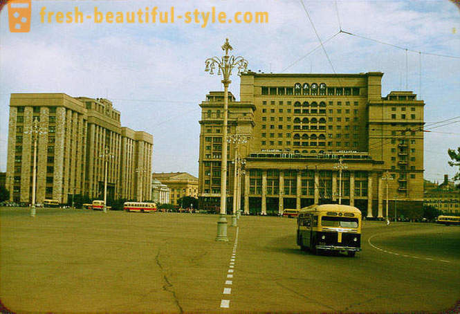 Moskova, 1956, valokuvissa Jacques Dyupake