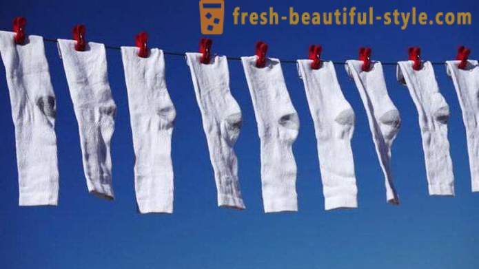 Valkoiset sukat haluavat pestä kotona?