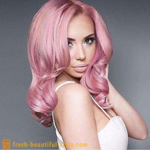 Vaaleanpunainen hiukset: miten saavuttaa haluttu väri?